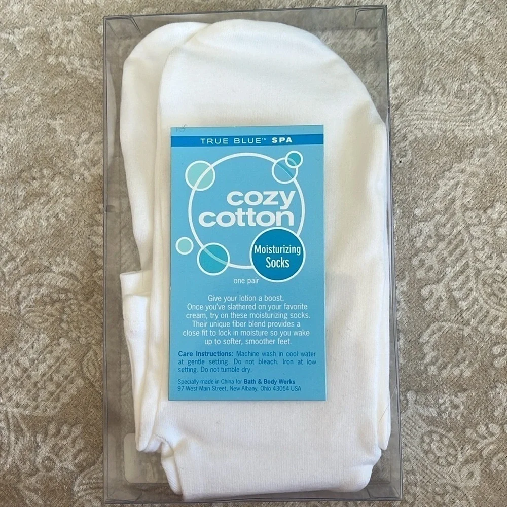 VINTAGE Bath & Body Works True Blue Spa Footcare Set Soothing Socklets Zip Case